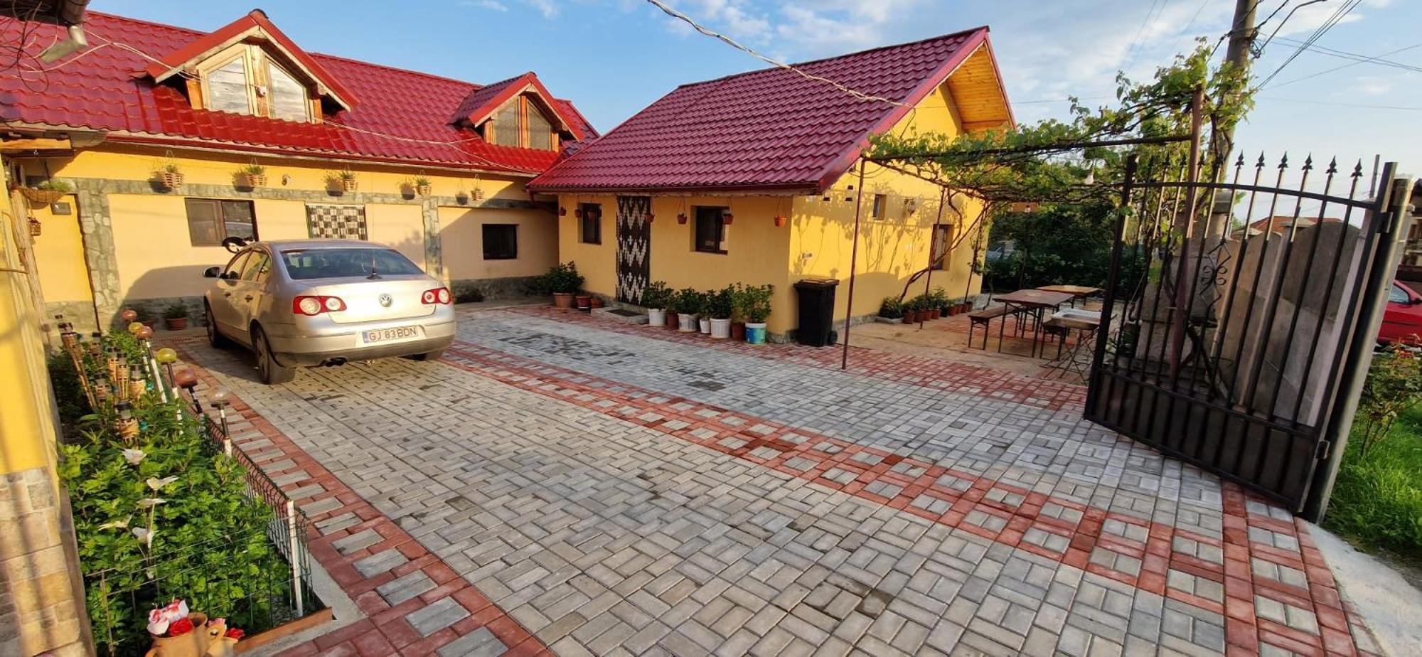 Casa Andreea Hotell Novaci-Străini Eksteriør bilde