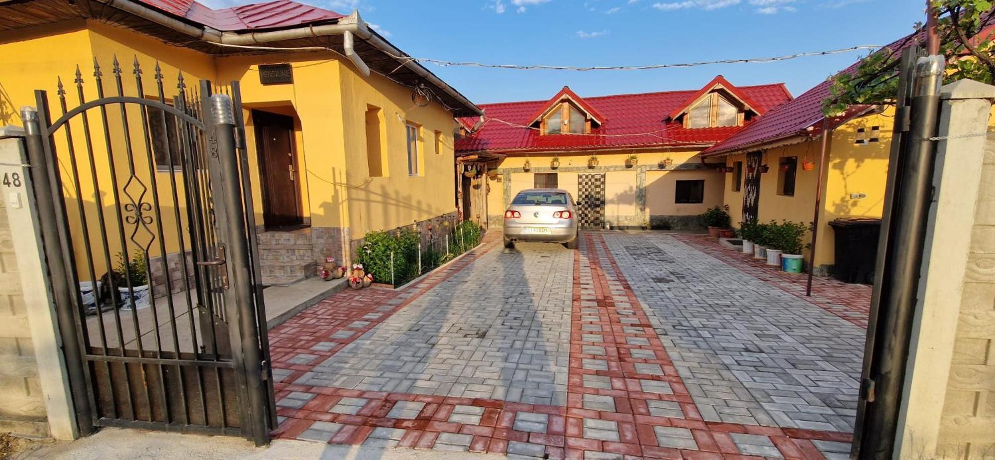 Casa Andreea Hotell Novaci-Străini Eksteriør bilde