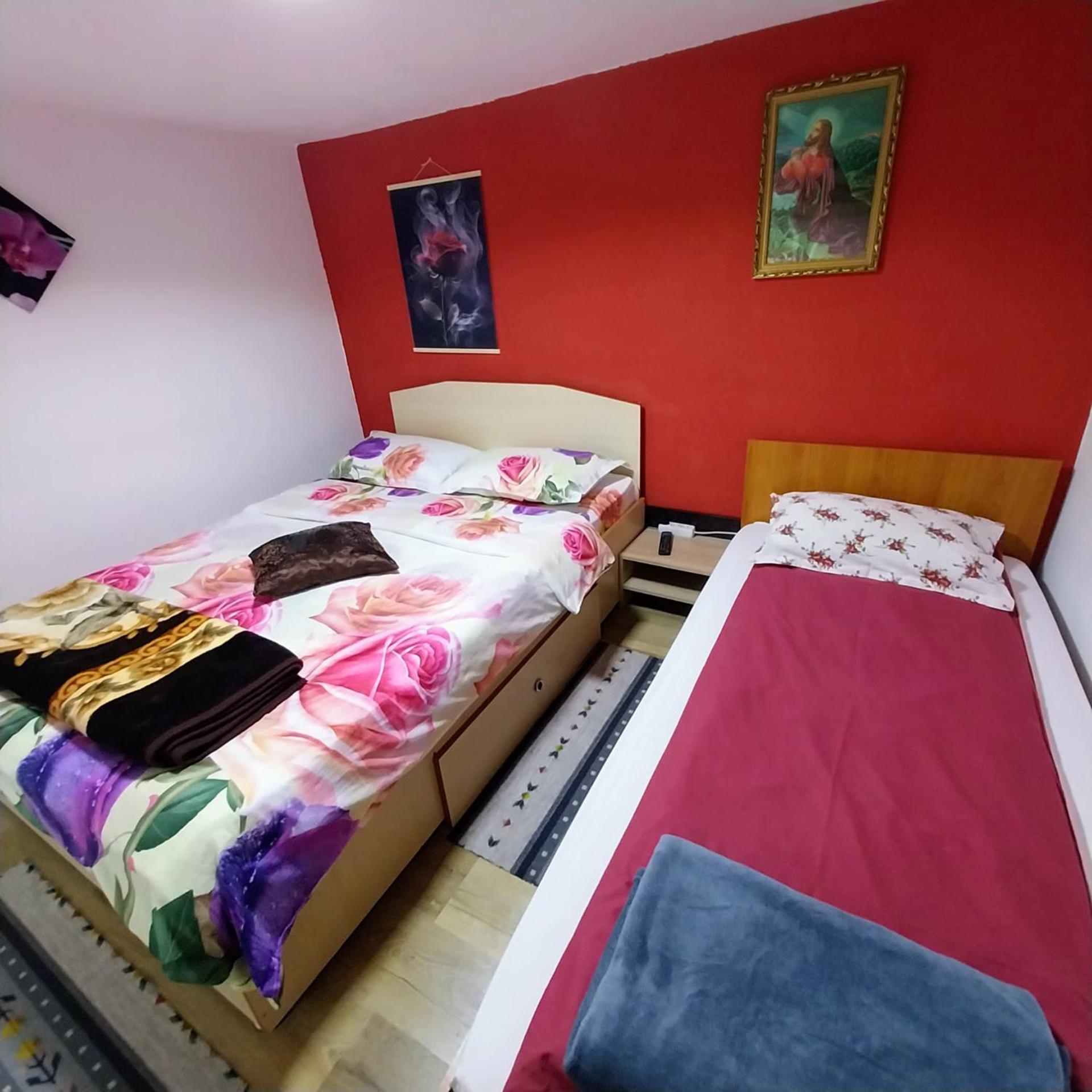 Casa Andreea Hotell Novaci-Străini Eksteriør bilde