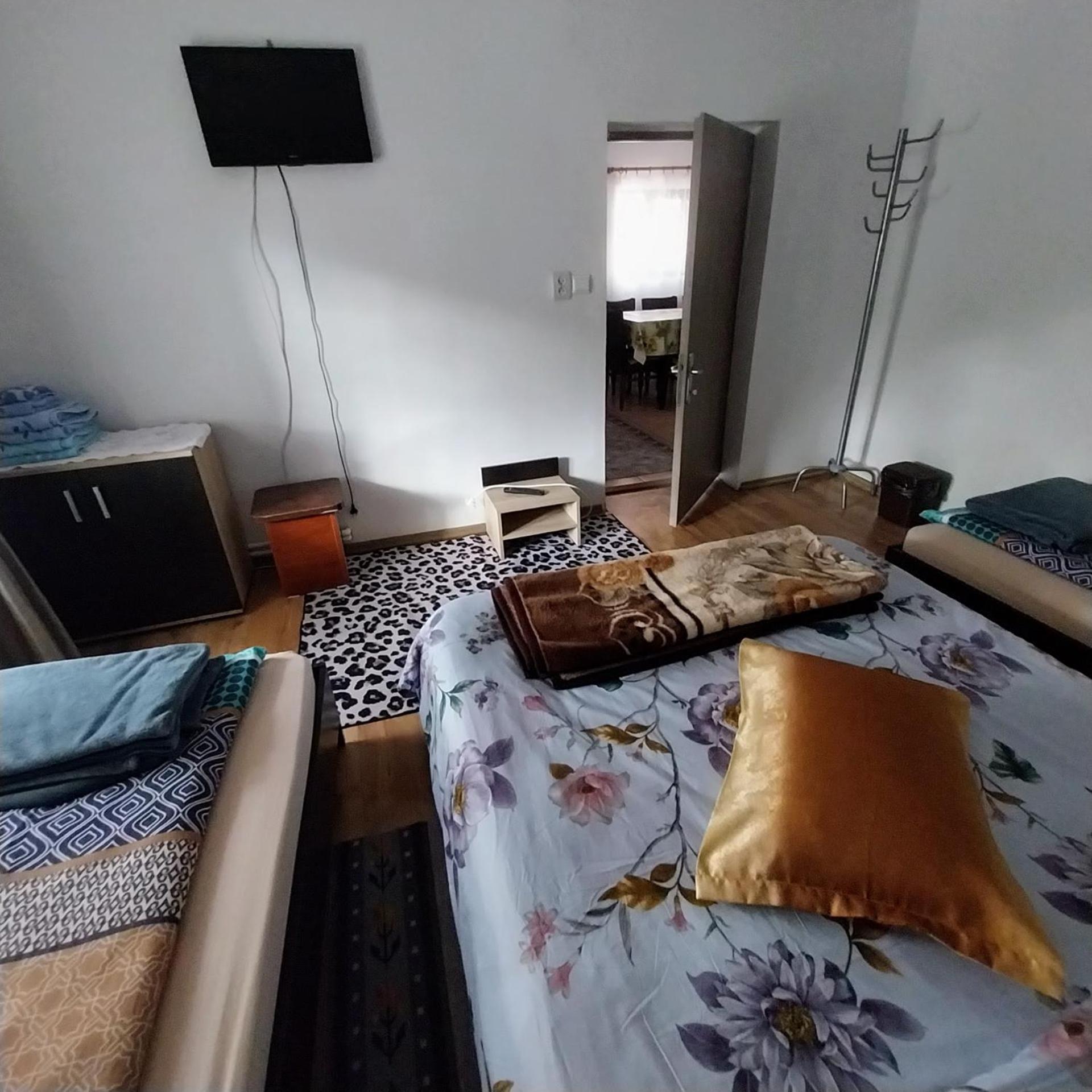 Casa Andreea Hotell Novaci-Străini Eksteriør bilde